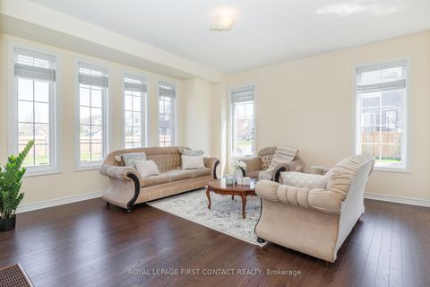 Photo 7 at 1 Griffin Gate, Shore, Barrie