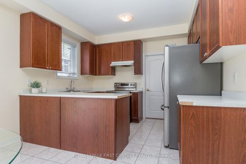 Photo 10 at 1 Griffin Gate, Shore, Barrie