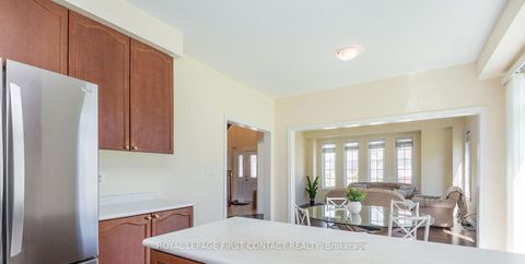 Photo 12 at 1 Griffin Gate, Shore, Barrie