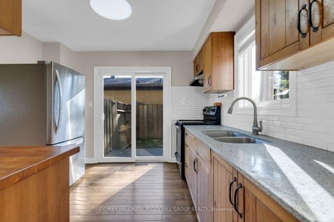 Photo 4 at 242 Browning Trail, Letitia Heights, Barrie
