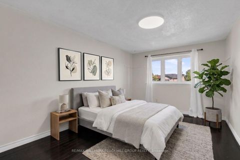 Photo 6 at 242 Browning Trail, Letitia Heights, Barrie