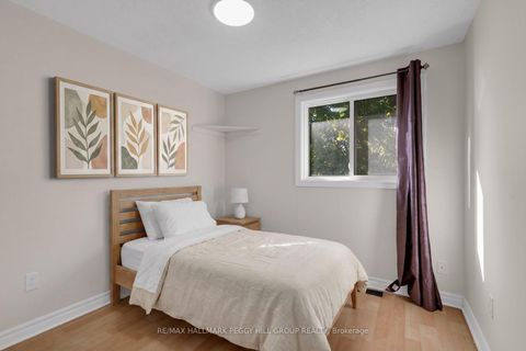 Photo 8 at 242 Browning Trail, Letitia Heights, Barrie