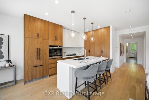 Photo 9 at B - 188 Lippincott Street, University, Toronto