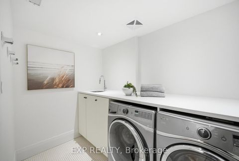 Photo 29 at B - 188 Lippincott Street, University, Toronto
