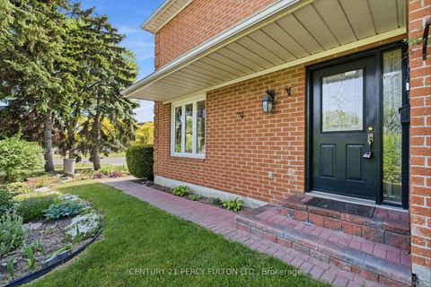 Photo 3 at 208 Conley Street, Lakeview Estates, Vaughan