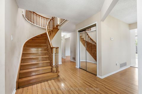 Photo 5 at 208 Conley Street, Lakeview Estates, Vaughan