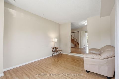 Photo 7 at 208 Conley Street, Lakeview Estates, Vaughan