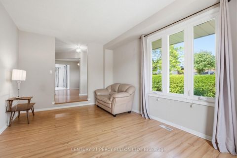 Photo 8 at 208 Conley Street, Lakeview Estates, Vaughan
