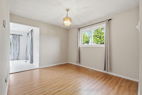 Photo 9 at 208 Conley Street, Lakeview Estates, Vaughan
