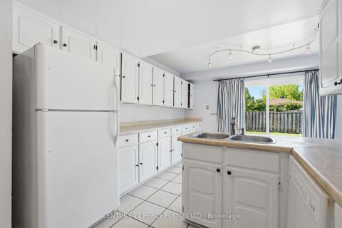Photo 13 at 208 Conley Street, Lakeview Estates, Vaughan