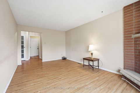 Photo 18 at 208 Conley Street, Lakeview Estates, Vaughan