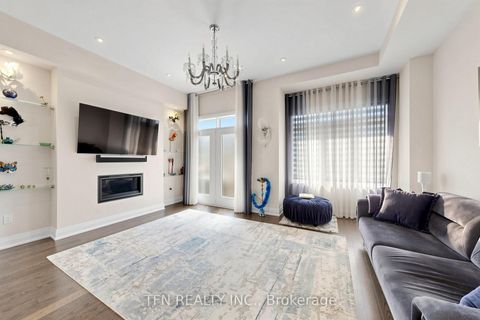 Photo 4 at 30 Hesperus Road, Patterson, Vaughan
