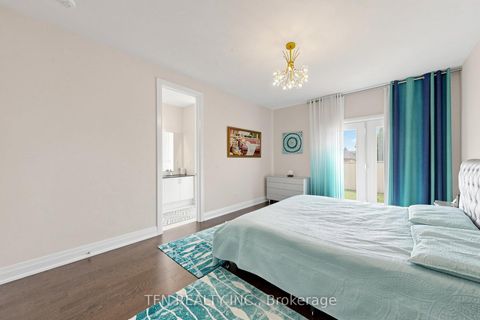 Photo 13 at 30 Hesperus Road, Patterson, Vaughan
