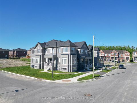Photo 1 at 988 Grosbeak Trail, Rural Pickering, Pickering