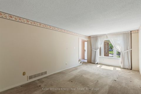 Photo 8 at 62 Mccallum Drive, North Richvale, Richmond Hill