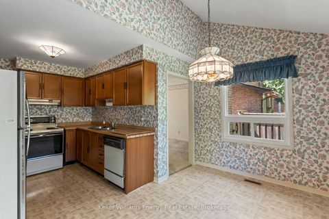Photo 13 at 62 Mccallum Drive, North Richvale, Richmond Hill