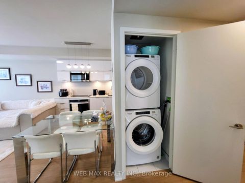 Photo 16 at 911 - 10 Deerlick Court, Donalda, Toronto