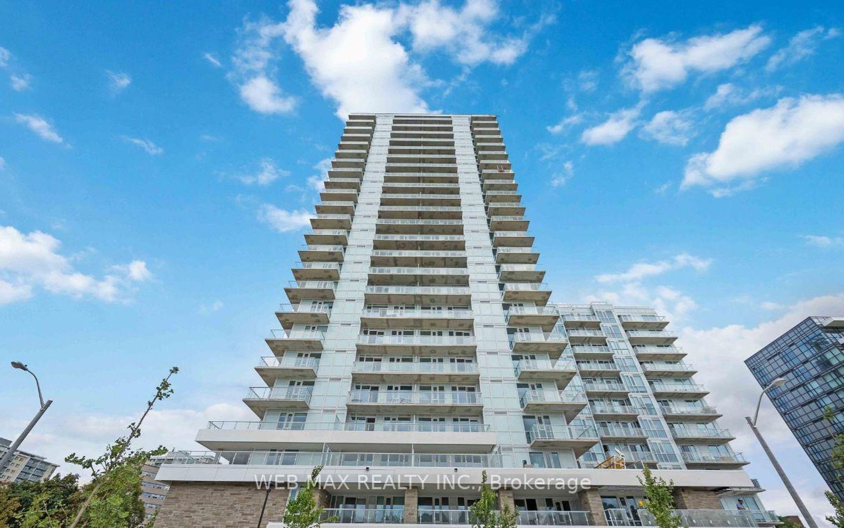 911 - 10 Deerlick Court, Donalda, Toronto photo number 2