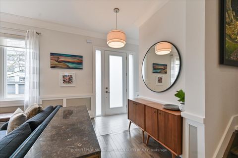 Photo 2 at 20 Warvet Crescent, Parkview, Toronto