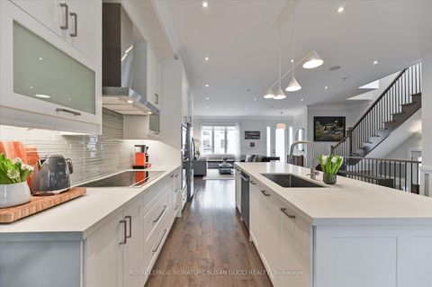 Photo 10 at 20 Warvet Crescent, Parkview, Toronto