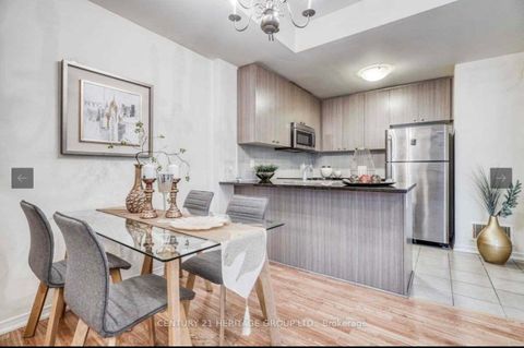 Photo 6 at 07 - 21 Coneflower Crescent, Branson, Toronto