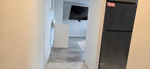 Photo 16 at 806 - 2466 Eglinton Avenue E, Eglinton East, Toronto
