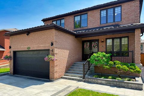 Photo 1 at 139 Pinewood Drive, Yorkhill, Vaughan