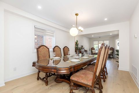 Photo 10 at 139 Pinewood Drive, Yorkhill, Vaughan
