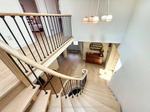 Photo 25 at 139 Pinewood Drive, Yorkhill, Vaughan