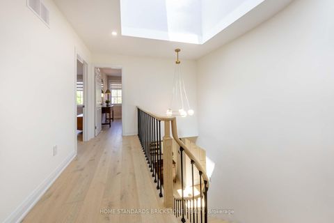 Photo 27 at 139 Pinewood Drive, Yorkhill, Vaughan