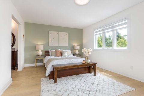 Photo 28 at 139 Pinewood Drive, Yorkhill, Vaughan