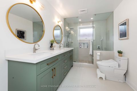 Photo 33 at 139 Pinewood Drive, Yorkhill, Vaughan