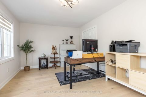 Photo 36 at 139 Pinewood Drive, Yorkhill, Vaughan