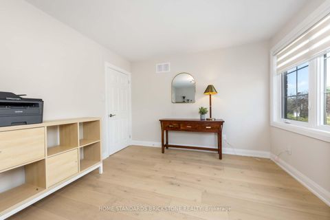 Photo 37 at 139 Pinewood Drive, Yorkhill, Vaughan