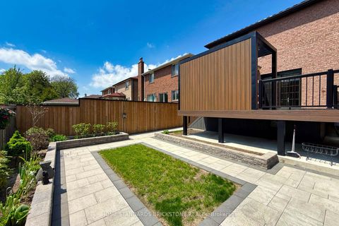 Photo 48 at 139 Pinewood Drive, Yorkhill, Vaughan