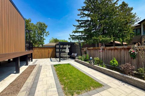 Photo 49 at 139 Pinewood Drive, Yorkhill, Vaughan