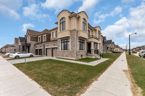 Photo 2 at 18 Woodgate Pines Drive, Kleinburg, Vaughan