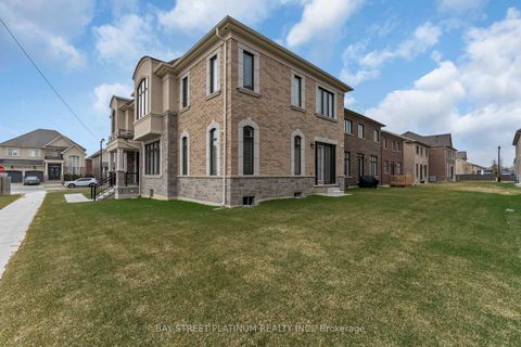 Photo 3 at 18 Woodgate Pines Drive, Kleinburg, Vaughan