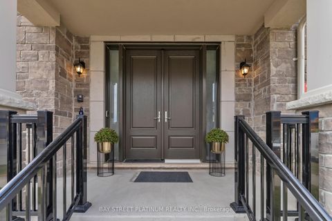 Photo 6 at 18 Woodgate Pines Drive, Kleinburg, Vaughan