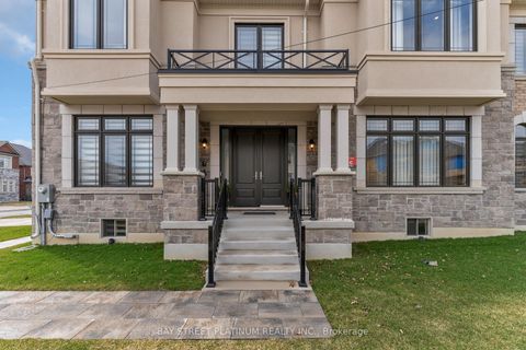 Photo 7 at 18 Woodgate Pines Drive, Kleinburg, Vaughan