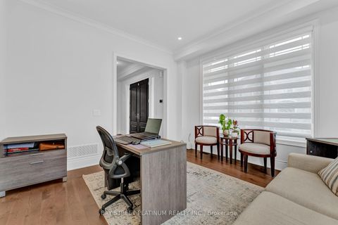 Photo 11 at 18 Woodgate Pines Drive, Kleinburg, Vaughan
