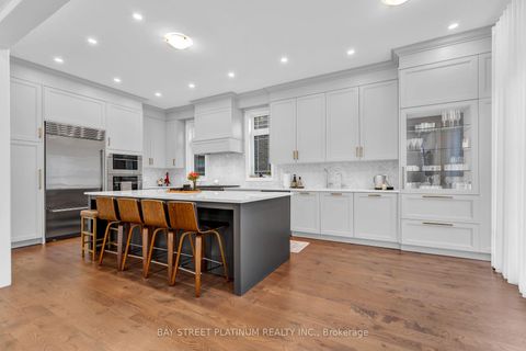 Photo 15 at 18 Woodgate Pines Drive, Kleinburg, Vaughan
