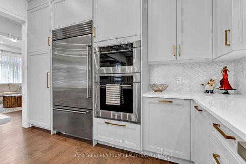 Photo 20 at 18 Woodgate Pines Drive, Kleinburg, Vaughan