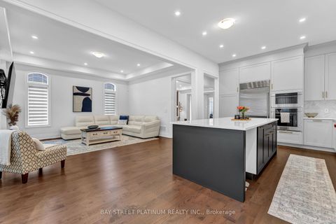 Photo 22 at 18 Woodgate Pines Drive, Kleinburg, Vaughan