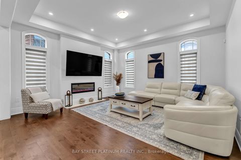 Photo 24 at 18 Woodgate Pines Drive, Kleinburg, Vaughan