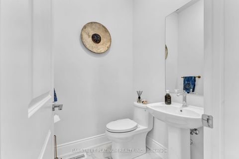 Photo 25 at 18 Woodgate Pines Drive, Kleinburg, Vaughan