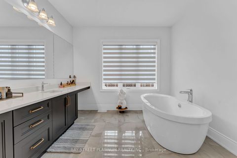 Photo 29 at 18 Woodgate Pines Drive, Kleinburg, Vaughan