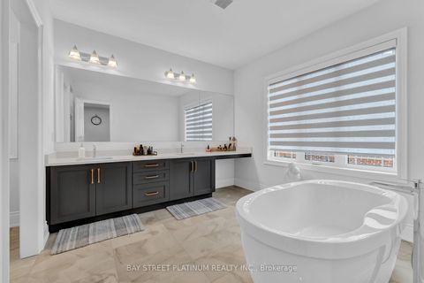 Photo 31 at 18 Woodgate Pines Drive, Kleinburg, Vaughan