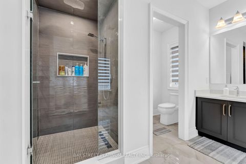 Photo 32 at 18 Woodgate Pines Drive, Kleinburg, Vaughan
