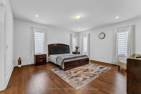 Photo 33 at 18 Woodgate Pines Drive, Kleinburg, Vaughan